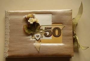 Что подарить женщине на 50 лет: памятные оригинальные подарки
