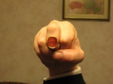 Значение колец на пальцах у мужчин: что означает каждый палец?
