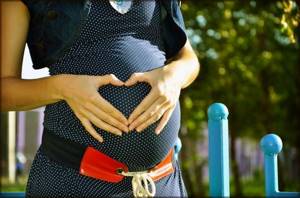 Что подарить беременной жене: лучшие идеи