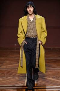 Молодежное мужское пальто: варианты и фотоподборка