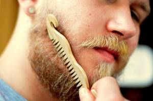 Расческа для бороды: виды, как пользоваться?