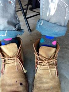 Цветные носки мужские: с чем носить и как это выглядит?