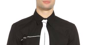 Выбираем галстук к черной рубашке: белый или черный, а может другого цвета?