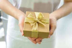 Что подарить бывшей жене на день рожденья?